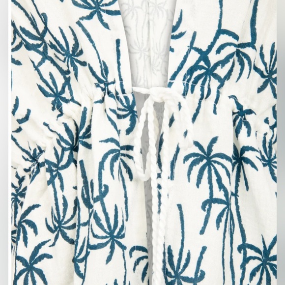 NWT, SPLENDID - THE TROPIC VEIL COVERUP - CREAM/TEAL PALMS - Picture 5 of 6